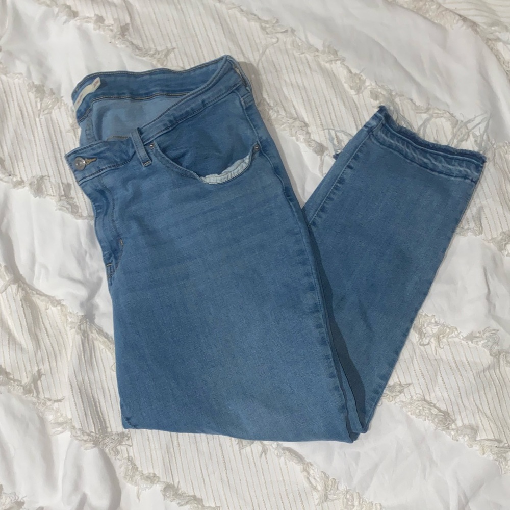Levi’s 711 Skinny Jeans